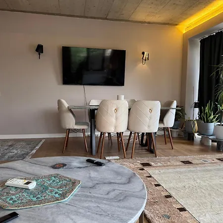 Apartment With Garden Bucharest