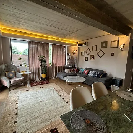 Apartment With Garden *
